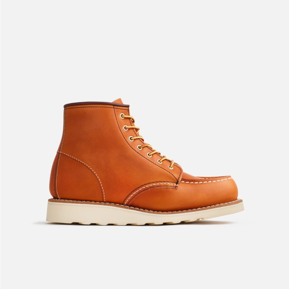 CLASSIC MOC®

Women's Short Boot in Oro Legacy Leather